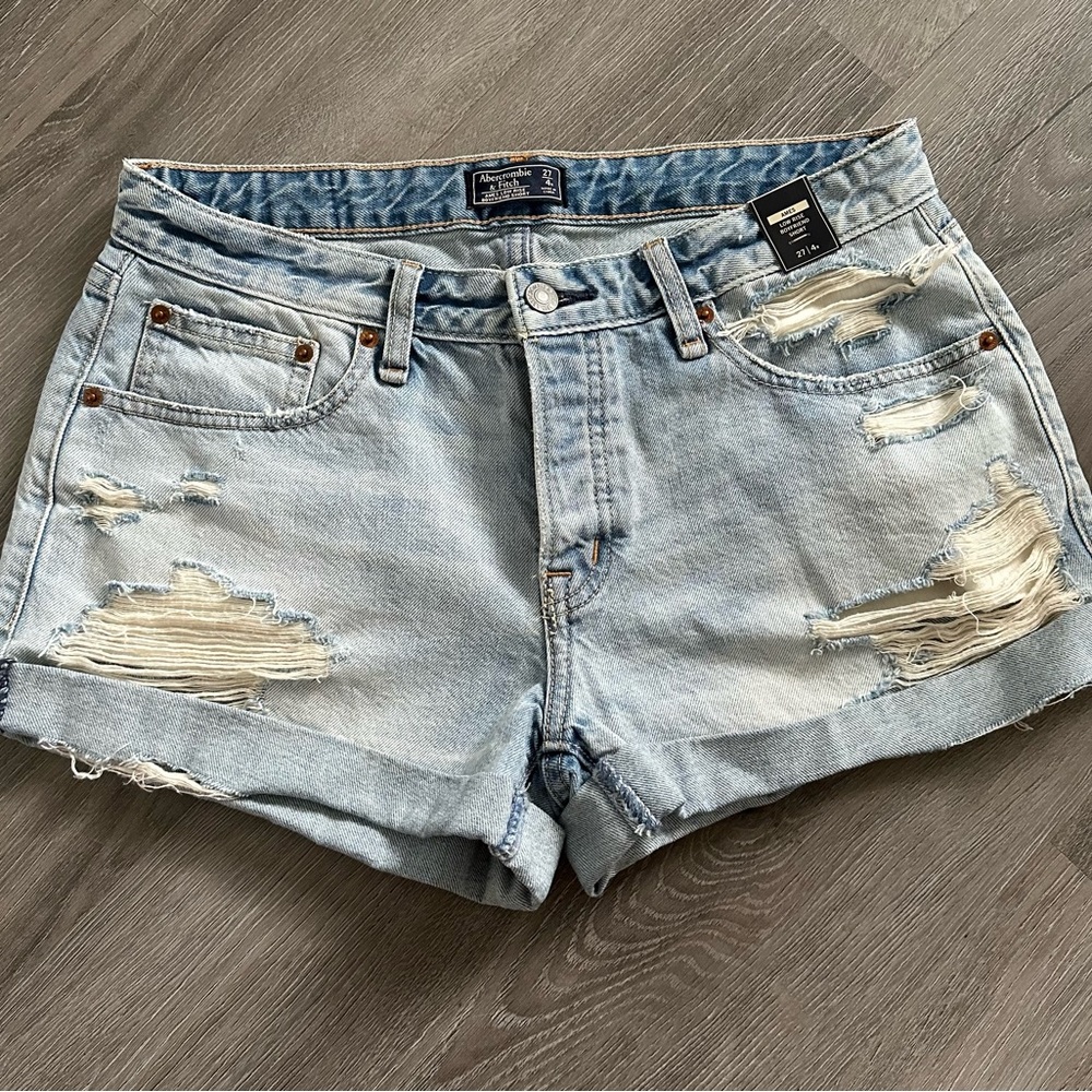 Abercrombie and Fitch Low Rise Boyfriend Denim Shorts Size 4